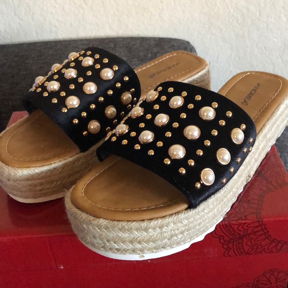 sandals with platform, Andrea’s Mexican Brand. - Picture 1 of 4